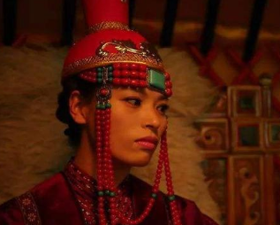 满都海夫人为北元做出了哪些贡献？她彰显了哪些品质？