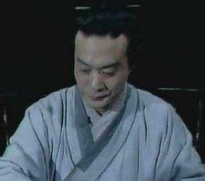 红楼梦在贾雨村最后是什么结局？为何会被人告发？