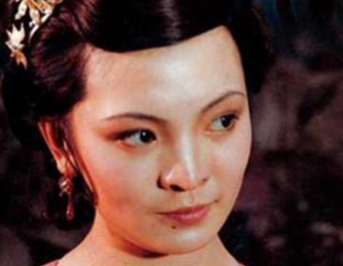 红楼梦中夏金桂为何敢不把薛家放在眼里？原因是什么？