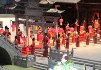 红楼梦中元春会支持金玉良缘是因为什么？