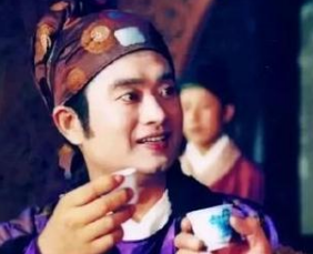 红楼梦中薛蟠想外出生意，薛姨妈为何会拒绝？