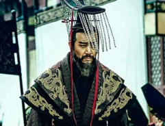 曹腾与曹操是什么关系？曹腾只是个宦官，为什么会有帝号？