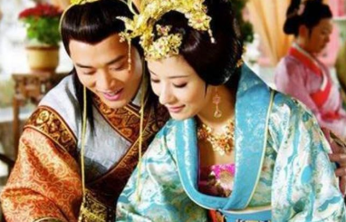 历史上最宠妻的皇帝是谁？直接废除三宫六院