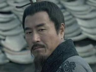 萧何在汉朝建立时有什么贡献？刘邦为何封他为功臣第一