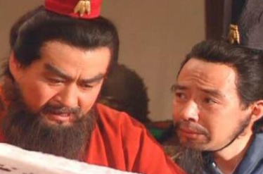 许攸的生平如何？他最后是怎么死的？