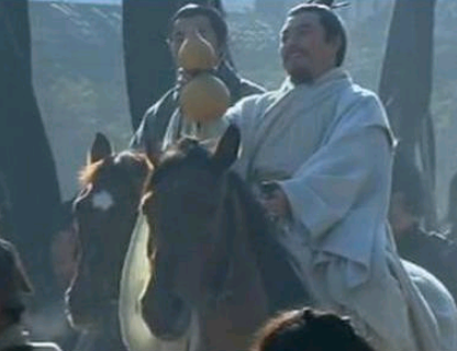 赤脚迎接许攸的曹操为何要杀掉他？错在哪了？