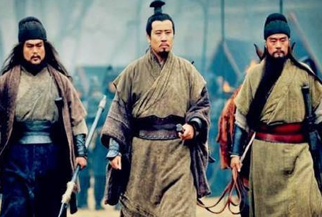 刘备将八把宝剑送给五虎上将 其中没有分到的两个人是谁