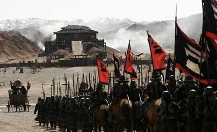 晋朝的军事制度沿袭曹魏，决定在地方上采用什么制度？