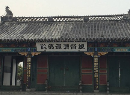 比起唐代的节度使来说，清朝的总督们到底有哪些权力？