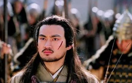 杨嗣有怎样的生平经历？为何能以左龙武大将军致仕？