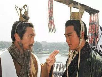 嬴政为何要逼死吕不韦？对他有什么好处？