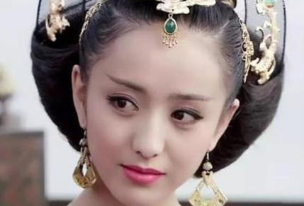 根据班固的《汉书》，赵飞燕的身高和体重究竟是多少？