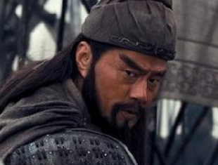 曹操在关羽水淹七军后，想要迁都的原因是什么