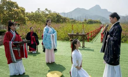 笄礼是古代女子成年的礼仪，相对固定的流程又是如何？