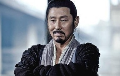 项伯身为项氏族人，为什么背叛项羽去帮助刘邦呢？