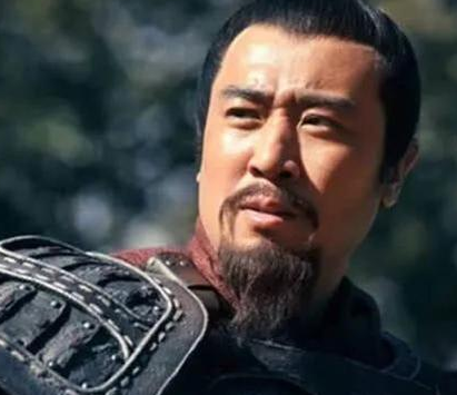 刘备屡战屡败曹操为什么还看得起 事实证明刘备的确是一个英雄