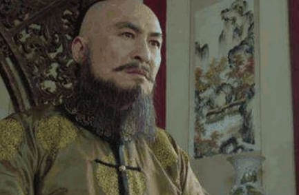 康熙好不容易捉拿了鳌拜，为何只囚禁而不杀他呢？