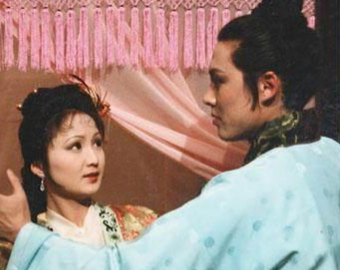 平儿发现贾琏与多姑娘厮混后，瞒着王熙凤的原因是什么？