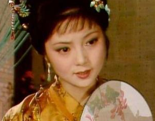 对宝钗，贾琏是什么态度？他为何称呼薛蟠为薛大傻子
