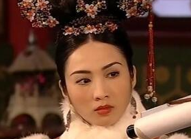 清仁宗华妃侯佳氏，她是否像影视剧中的华妃那样受宠？