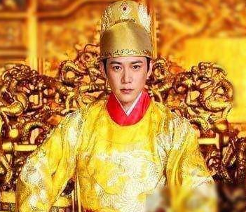 面对李自成大军进攻北京 崇祯为什么不逃走而是上吊自杀