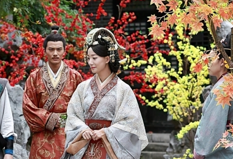 他是历史上最荒唐的王爷，竟抢父亲兄弟的姬妾