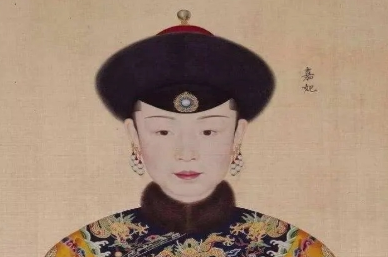 说起乾隆后宫的宠妃，谁险些抢走了令妃的皇后名分？