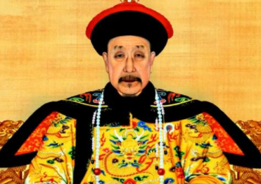 乾隆皇帝的功过如何？他的历史评价怎样呢？