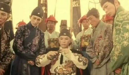 明朝的宦官的权利为何比其他朝代高很多呢？