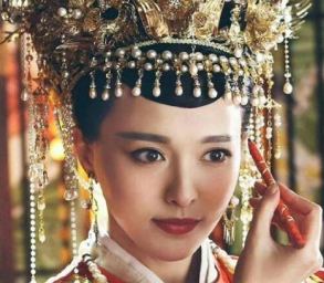 北魏冯太后年幼时有怎样的经历？她为何能成为太后？