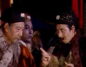 红楼梦中贾府经济缩水的原因是什么？为何收入会少？