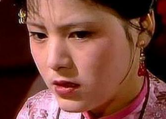 红楼梦中唯一一个挨宝玉窝心脚的人是谁?为何会是袭人？