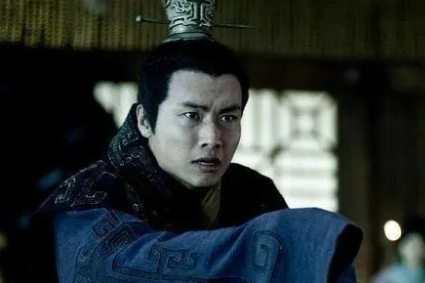 赵高为什么要背叛秦始皇呢？对他有什么好处？