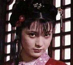 红楼梦中宝蟾作为陪嫁丫头，对夏金桂为何有二心？
