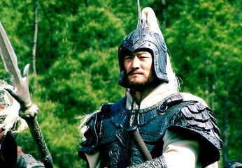 历史上的孙坚英勇无敌，他为何投奔袁术？