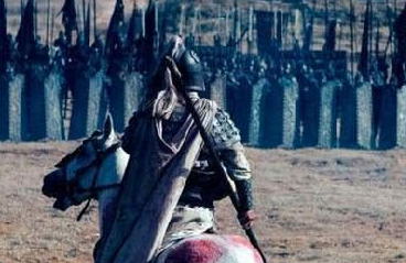 张飞和赵云都有响亮的名号，为何关羽只自称关某呢？