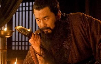 曹操其实不太喜欢曹丕，为何仍然传位给他呢？