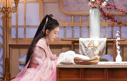 《百灵潭》是什么题材？主演都有哪些人呢？