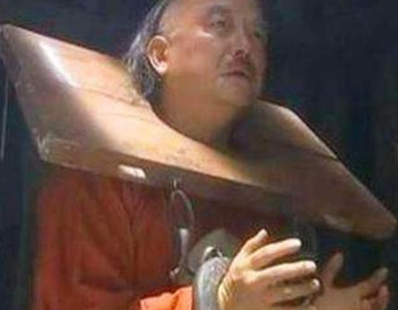 嘉庆上位十五天内就收拾了和珅 嘉庆到底忍受了和珅多久