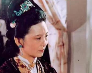 红楼梦中贾母与王夫人之间的关系有多微妙？