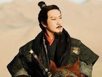 刘邦在七年中做了两件大事，并写了两首诗来抒发自己的情感