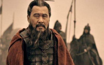 为何后期的吕布连张飞夏侯惇都打不过呢？