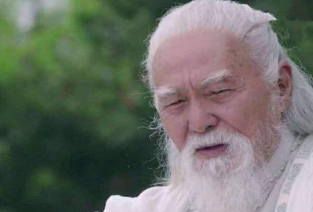 朱元璋赏给一道士2个美女，结果道士挥刀自宫