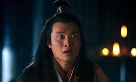 曹丕见两牛打架让曹植作诗，不输七步诗