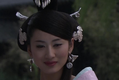 她将亲妹妹献给皇帝，妹妹最后服毒自尽