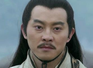 孙策和曹操对刘备的评价如何？为何认为刘备是英雄？