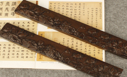 镇纸是古代传统工艺品，它正式进入书房不晚于什么时候？