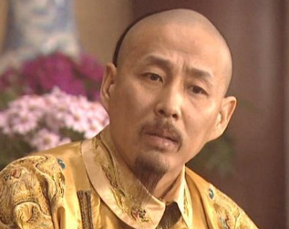 康熙在位期间，为什么会出现九子夺嫡的事件？他没有提前防备吗？