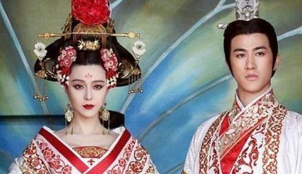 武则天怎么也算是唐高宗的小妈，李治为何要承担风险娶她？