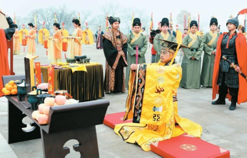 古代皇帝怎么过年？大年初一会上朝吗？